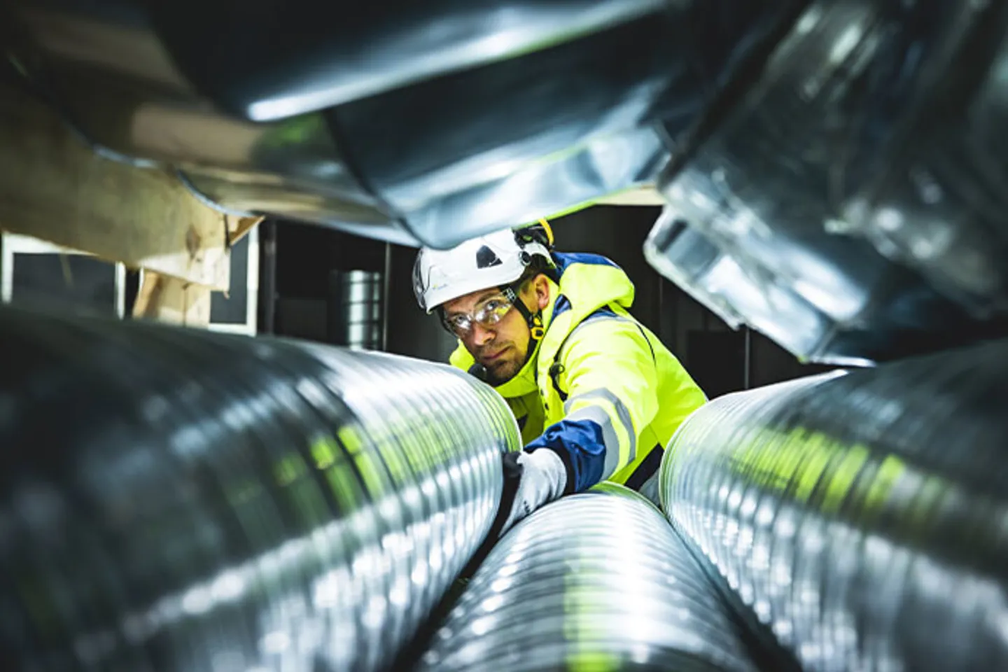 En ventilationstekniker