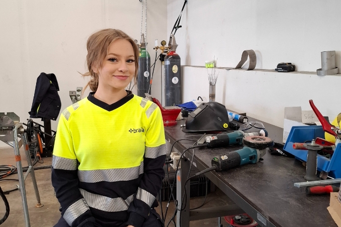 Bravidalla kesätöissä Nelli