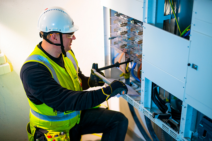 Bravida Helsinki kiinteistön huolto ja ylläpitotöitä